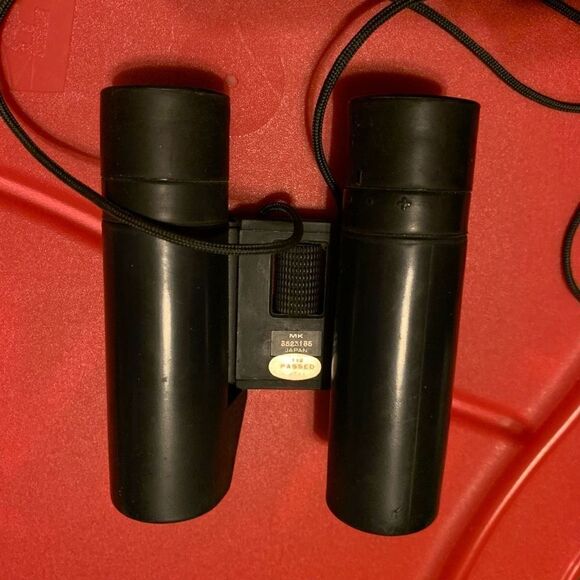 Vintage Minolta Pocket 8x22 8.2° Wide Angle Multi-Coated Binoculars - Picture 4 of 9